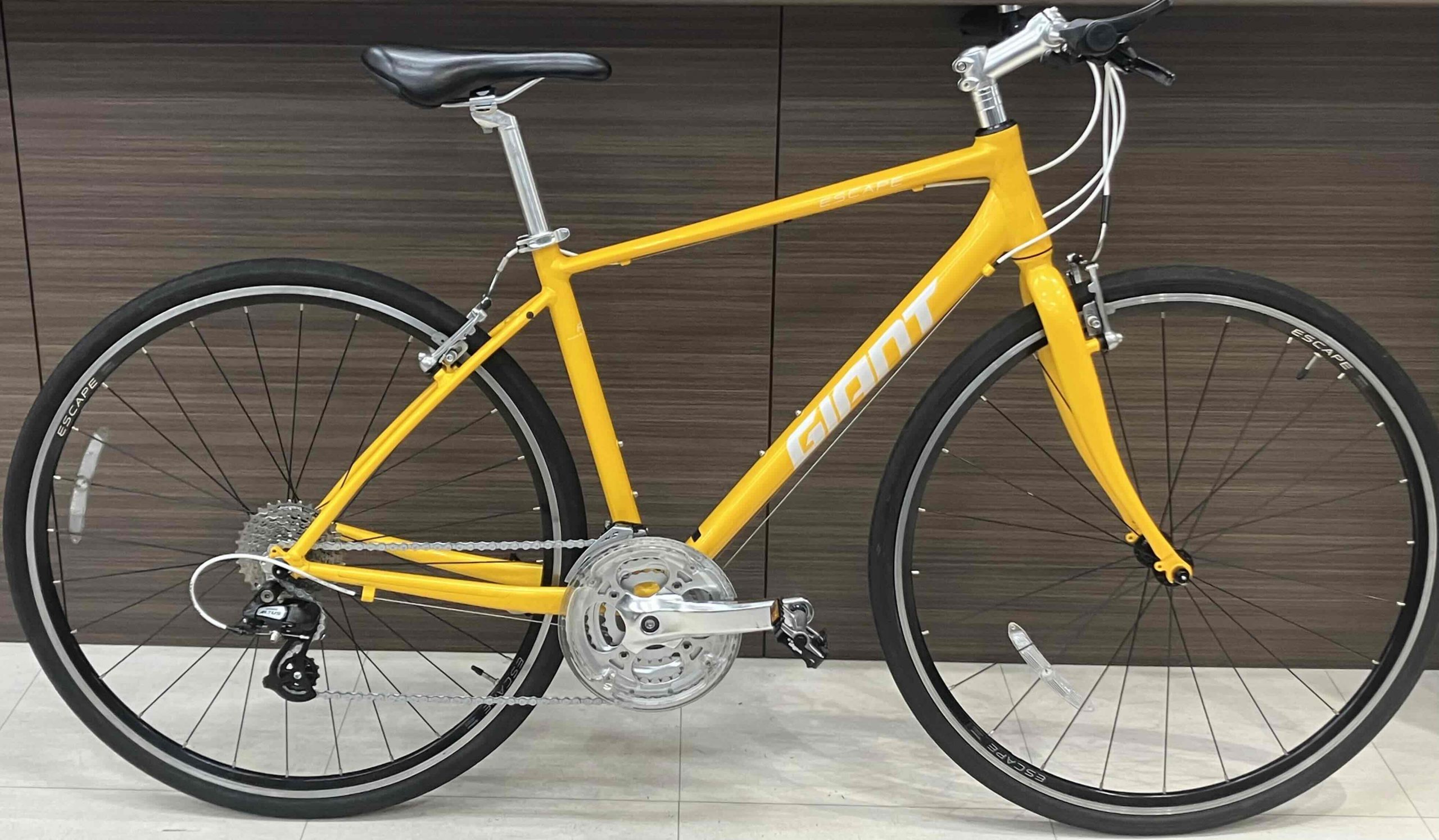 売却済】2021 GIANT ESCAPE R3 Yellow Size S | リーフ | 愛知県安城市 